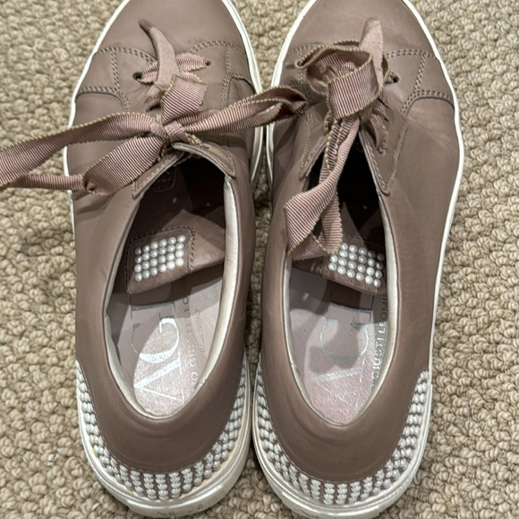 AGL Attilio Giusti Leombruni athletic shoe with pearl embellishment - Picture 4 of 7